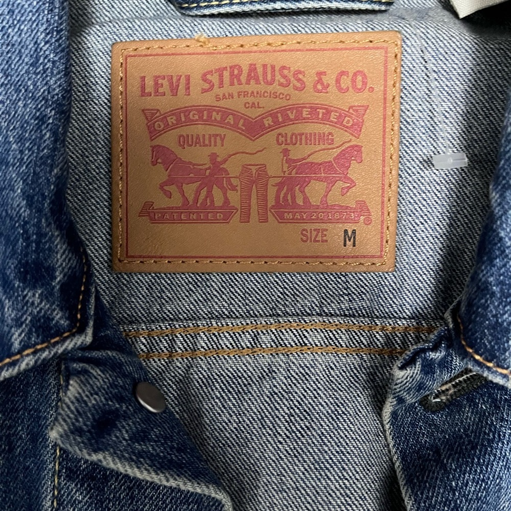 Levis Denim Jacket - Picture 2 of 3